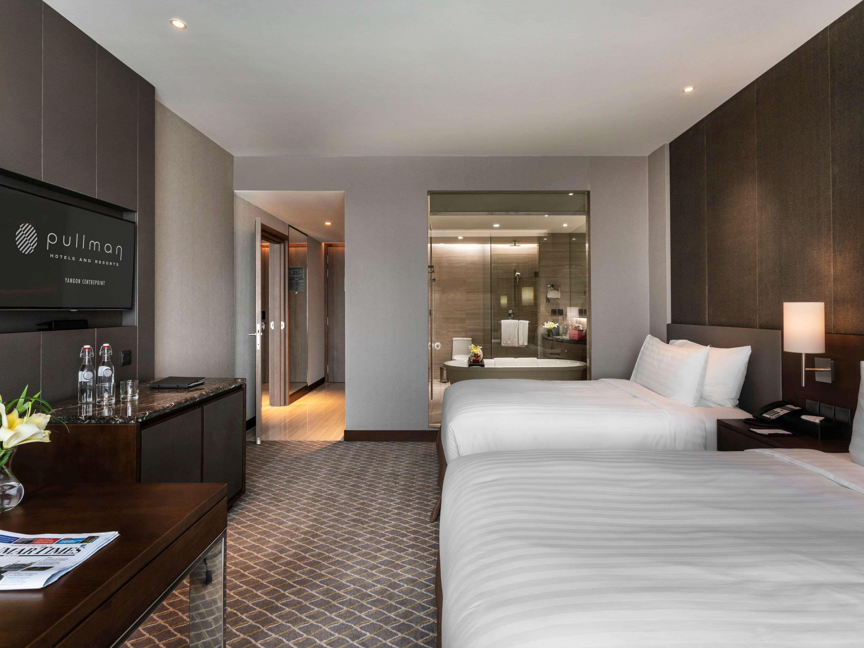 Hotel Pullman Yangon Centrepoint Exterior foto